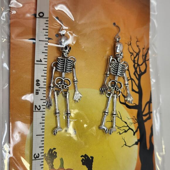 Skeleton Articulated Dangle Drop Hook Earrings Moveable Halloween Jewelry New - Picture 3 of 3